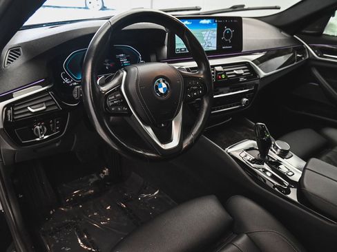 Used 2023 BMW 530e xDrive w/ Premium Package image 15