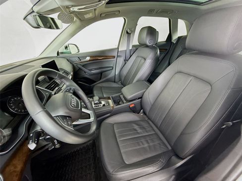 Used 2020 Audi Q5 2.0T Premium w/ Convenience Package image 5