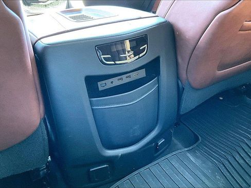 Used 2019 Cadillac Escalade ESV Luxury image 22