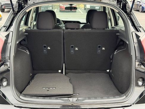 Used 2025 Nissan Kicks Play S image 6