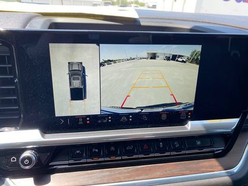 Used 2024 GMC Sierra 1500 SLT AWD/4WD image 16