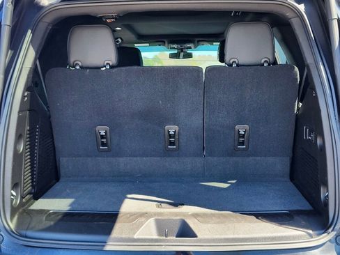 Used 2021 Chevrolet Tahoe LT w/ LT Signature Package AWD/4WD image 31