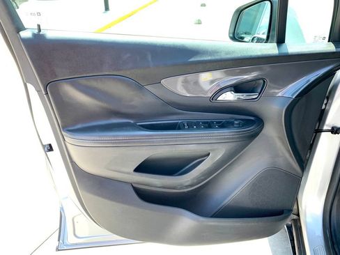 Used 2021 Buick Encore Preferred FWD image 10