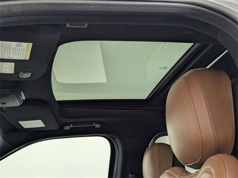 Used 2021 Lincoln Navigator Reserve w/ Luxury Package image 13