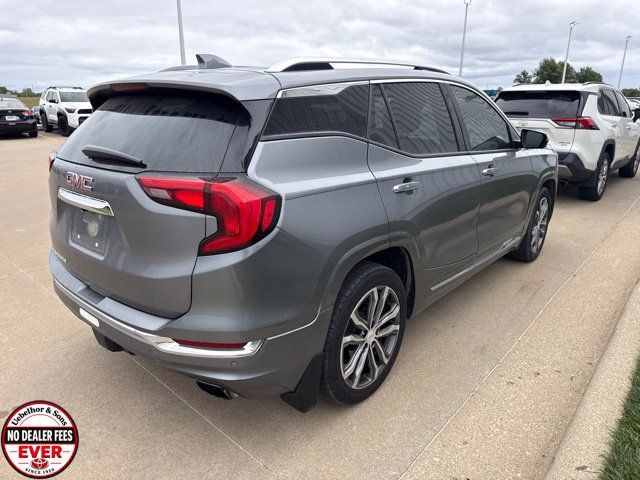 Used 2020 GMC Terrain Denali w/ Denali Premium Package FWD image 5