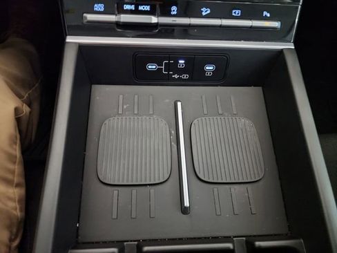 Used 2025 Hyundai Santa Fe SE image 25