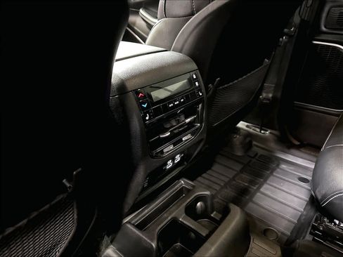 Used 2023 Jeep Grand Cherokee L Limited w/ Luxury Tech Group II AWD/4WD image 34