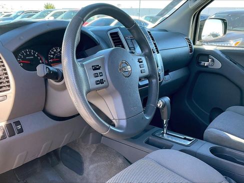 Used 2017 Nissan Frontier SV image 10