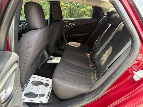Used 2015 Chrysler 200 Limited FWD image 18
