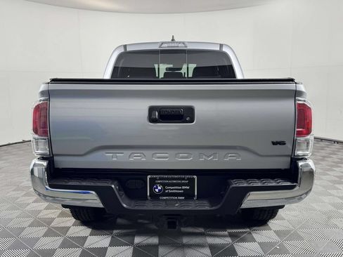 Used 2022 Toyota Tacoma TRD Off-Road AWD/4WD image 9