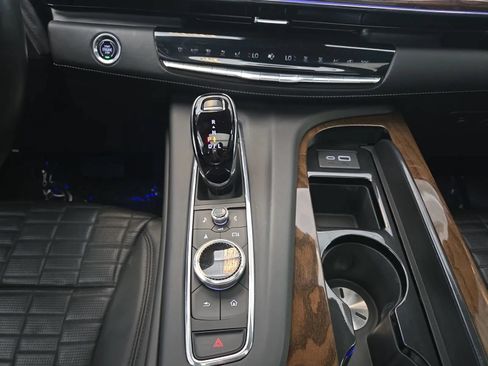 Used 2023 Cadillac Escalade Sport Platinum w/ LPO, ONYX Package AWD/4WD image 18