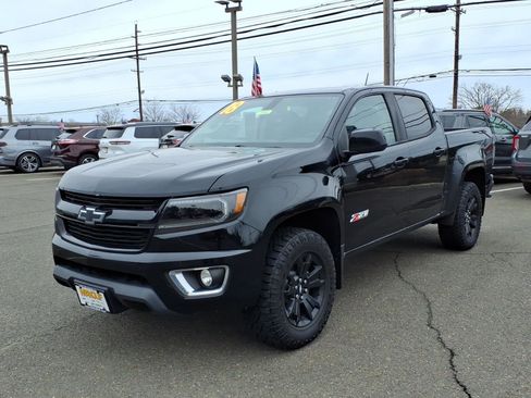 Used 2018 Chevrolet Colorado Z71 w/ Z71 Midnight Edition image 3
