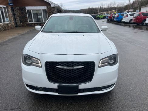 Used 2020 Chrysler 300 S w/ 300S Premium Group image 2