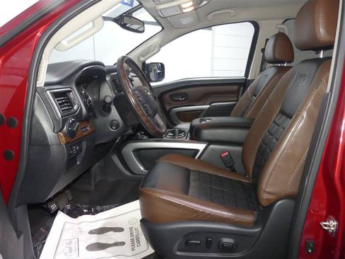 Used 2019 Nissan Titan Platinum Reserve AWD/4WD image 21