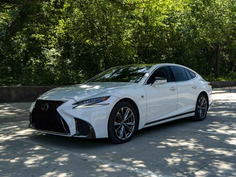 Used 2019 Lexus LS 500 F Sport w/ Accessory Package (Z2) AWD/4WD image 4