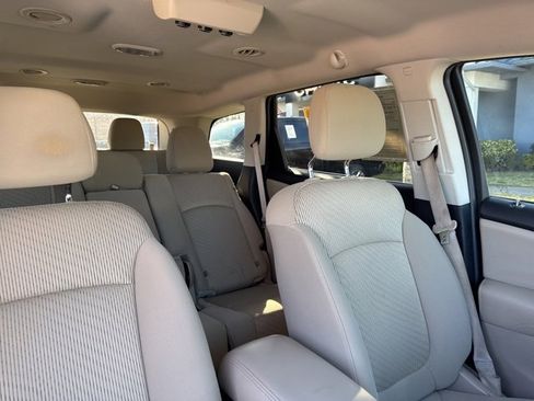 Used 2016 Dodge Journey SE w/ Flexible Seating Group image 12