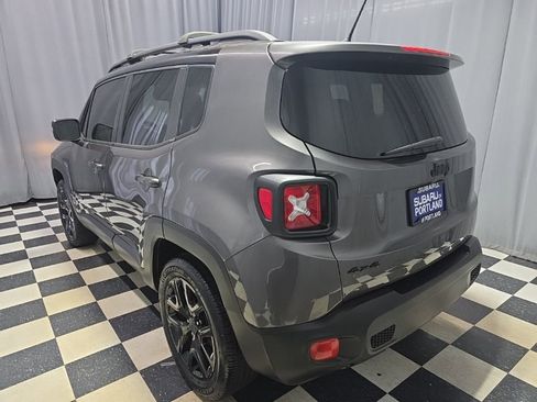 Used 2016 Jeep Renegade Latitude AWD/4WD image 6