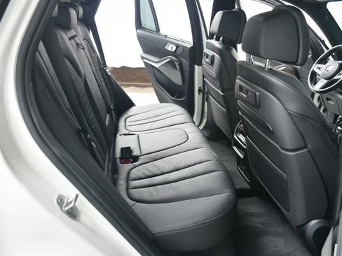 Used 2019 BMW X5 xDrive40i w/ M Sport Package image 39