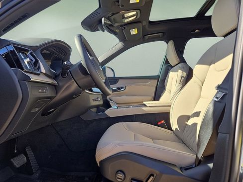 New 2026 Volvo XC90 T8 Plus w/ Protection Package Premier image 24