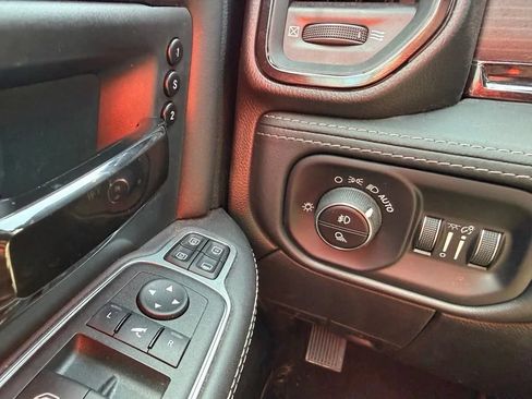 Used 2024 RAM 3500 Limited AWD/4WD image 28