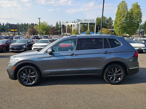 Used 2022 Volkswagen Tiguan SE AWD/4WD image 8