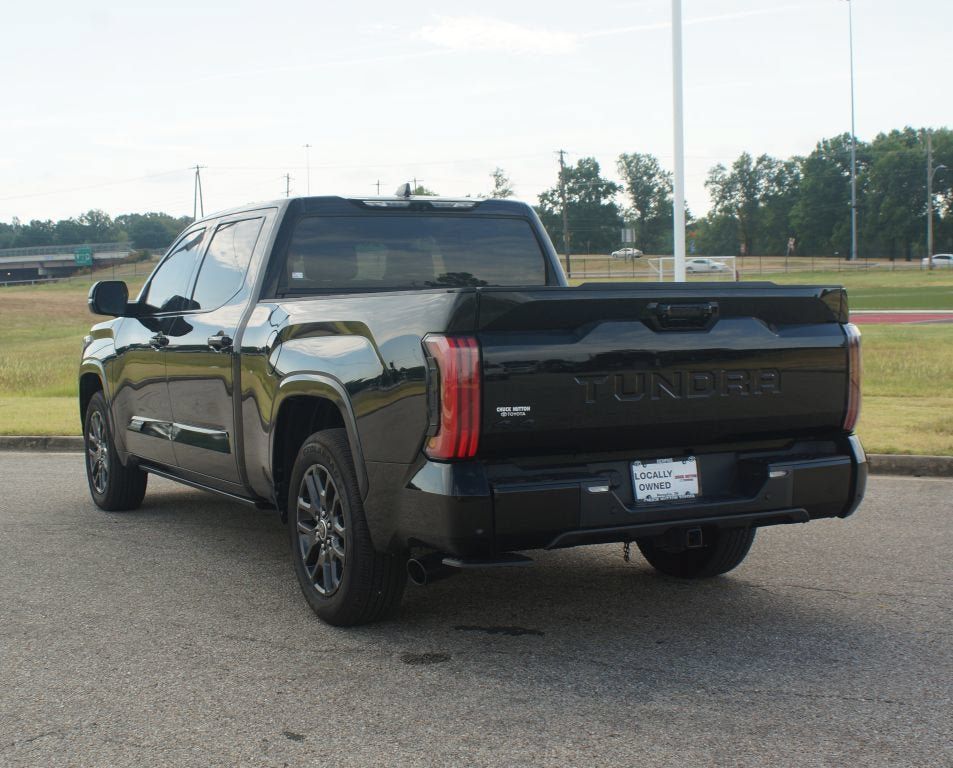 Used 2022 Toyota Tundra Platinum w/ Advanced Package AWD/4WD image 16