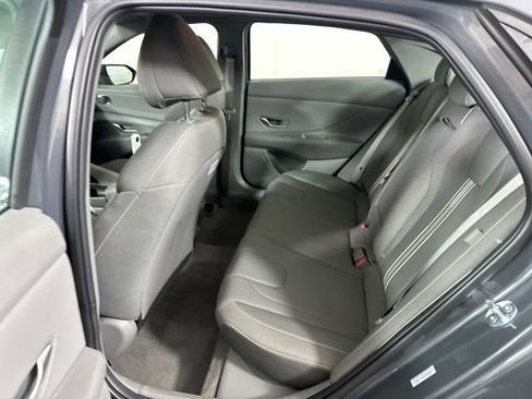Certified 2025 Hyundai Elantra SEL image 53