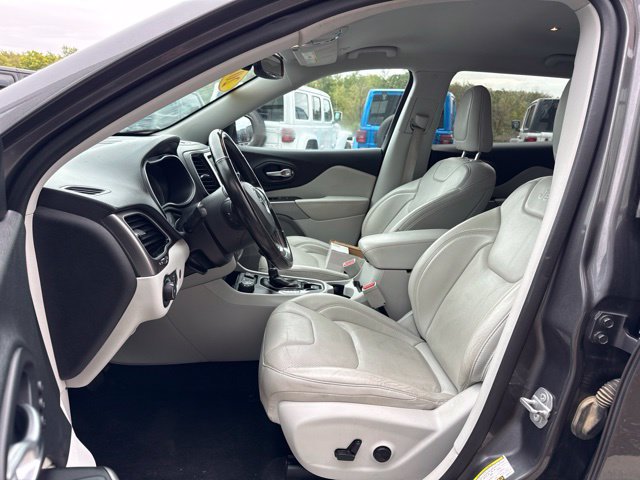 Used 2019 Jeep Cherokee Limited AWD/4WD image 13