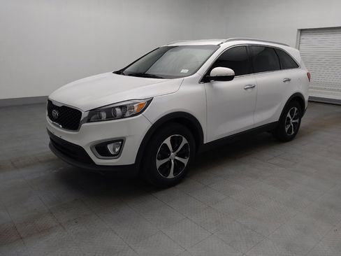 Used 2018 Kia Sorento EX FWD image 2