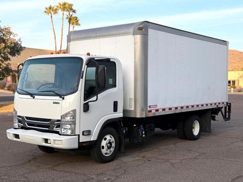 Used 2023 Isuzu NPR image 2