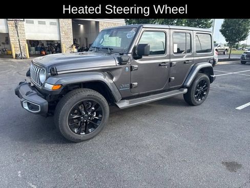 Used 2025 Jeep Wrangler Unlimited Sahara AWD/4WD image 13