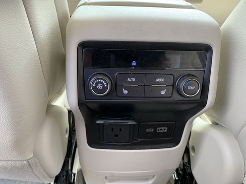 Used 2023 GMC Acadia Denali AWD/4WD image 39
