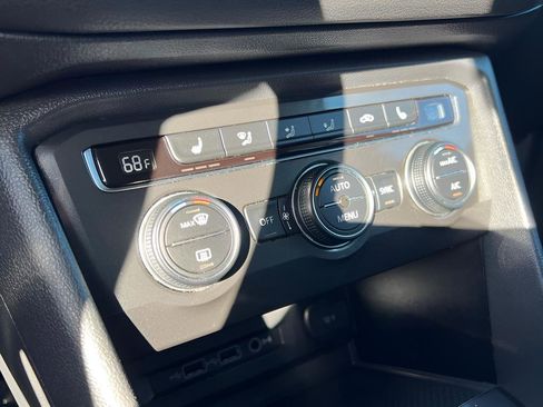 Used 2019 Volkswagen Tiguan SE image 36
