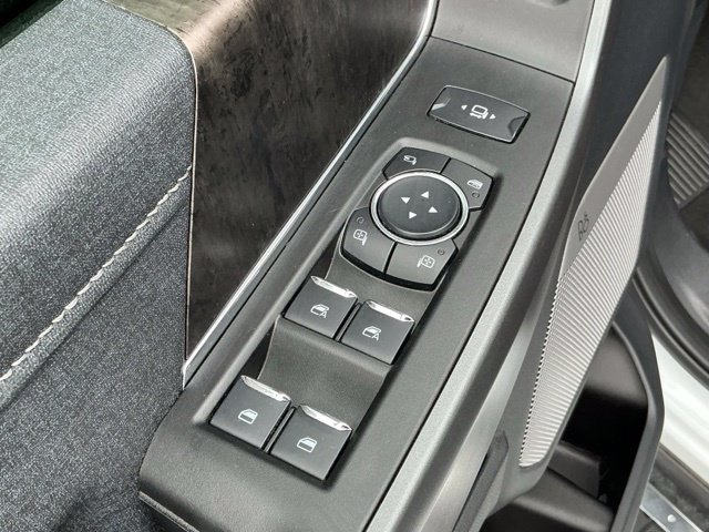 Used 2025 Ford F350 Lariat AWD/4WD image 19