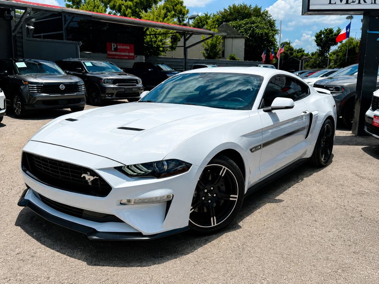 Used 2019 Ford Mustang GT Premium w/ Equipment Group 401A RWD image 2
