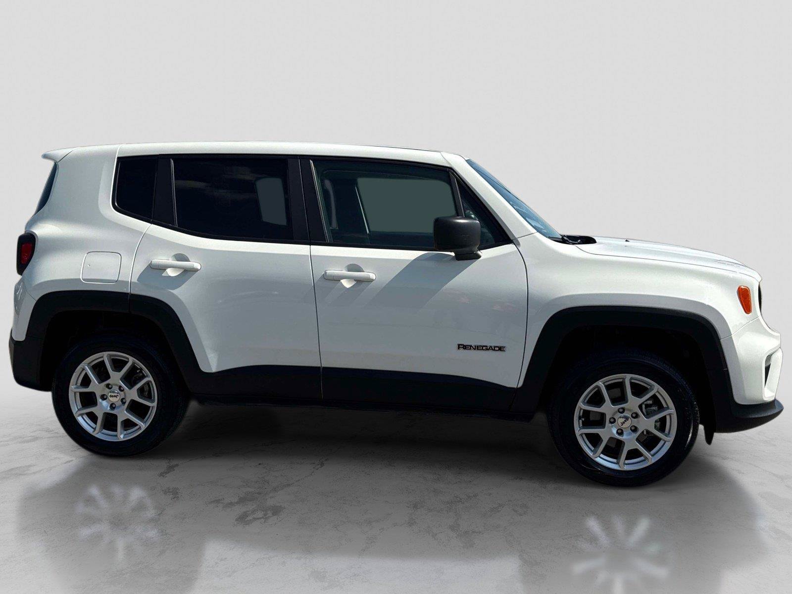 Certified 2023 Jeep Renegade Latitude AWD/4WD image 4