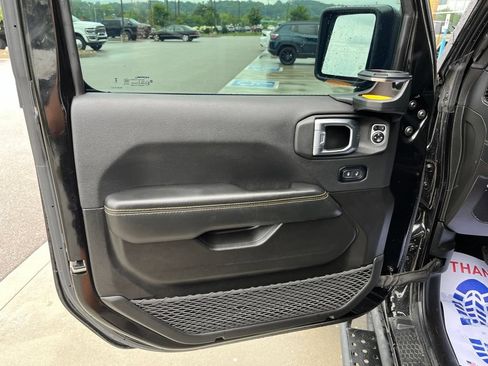 Used 2024 Jeep Wrangler Unlimited Sahara w/ Technology Group AWD/4WD image 6