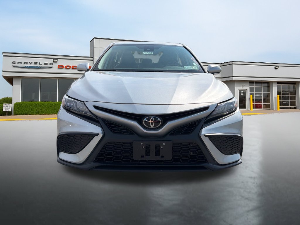 Used 2024 Toyota Camry SE FWD image 2