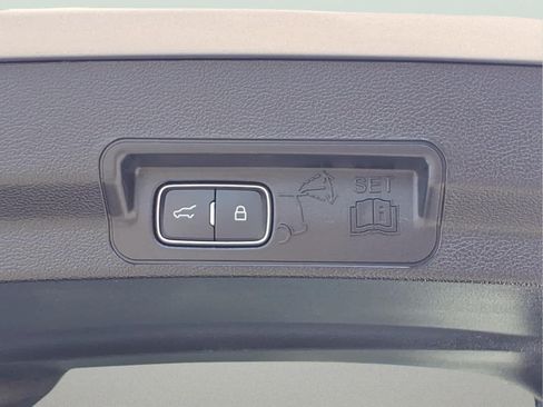 Used 2023 Ford Explorer XLT w/ Equipment Group 202A AWD/4WD image 7