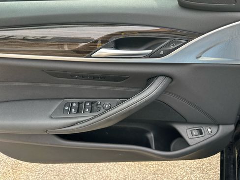 Used 2019 BMW 530e w/ Convenience Package image 17