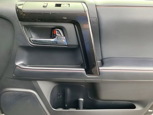 Used 2021 Toyota 4Runner Venture w/ Moonroof Package image 18