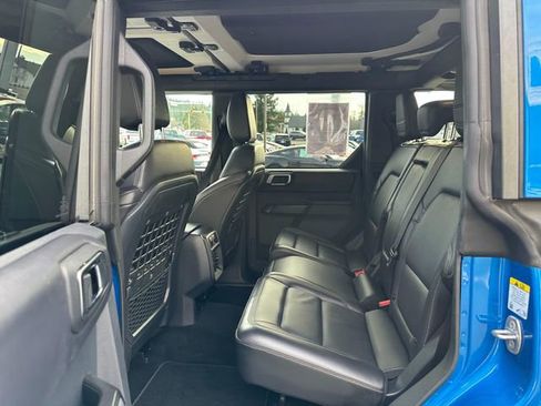 Used 2025 Ford Bronco Badlands image 11