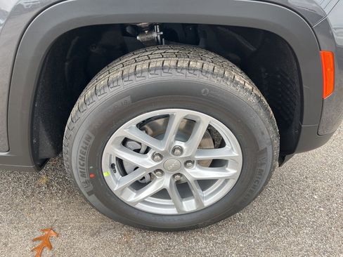 New 2025 Jeep Grand Cherokee Laredo X image 9