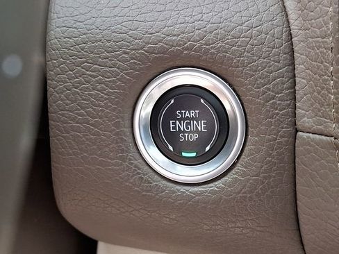 Used 2022 GMC Yukon Denali w/ Denali Ultimate Package AWD/4WD image 21