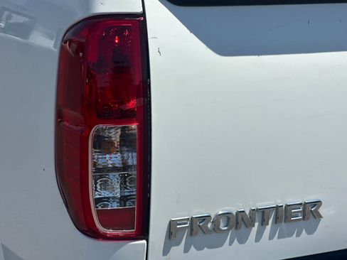 Used 2018 Nissan Frontier SV RWD image 28