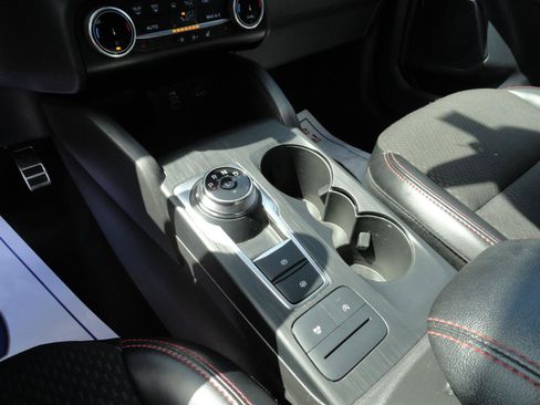 Used 2024 Ford Escape ST-Line AWD/4WD image 14
