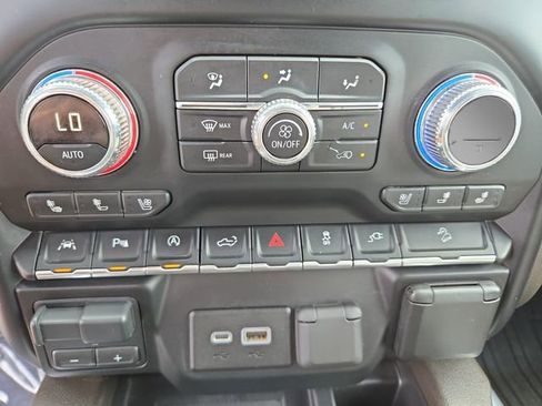 Used 2019 GMC Sierra 1500 SLT w/ SLT Premium Plus Package AWD/4WD image 29