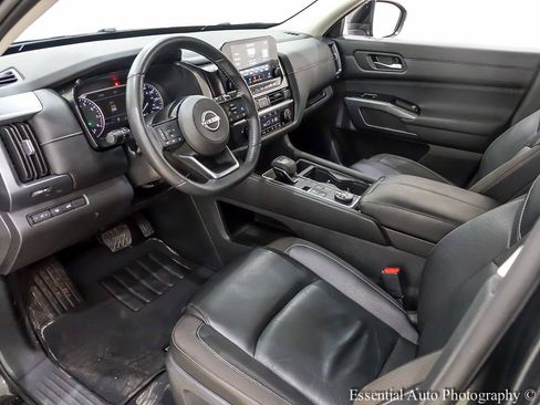 Used 2023 Nissan Pathfinder SL w/ Black Appearance Package AWD/4WD image 14