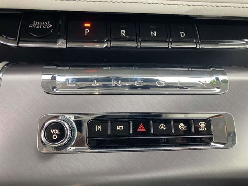 New 2025 Lincoln Aviator AWD w/ Equipment Group 101A image 27