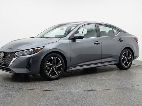 Used 2025 Nissan Sentra SV FWD image 3